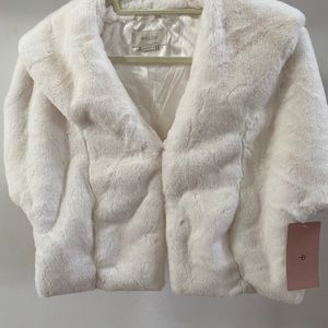 NEW BHLDN Maxine Faux Fur Wrap Ivory M